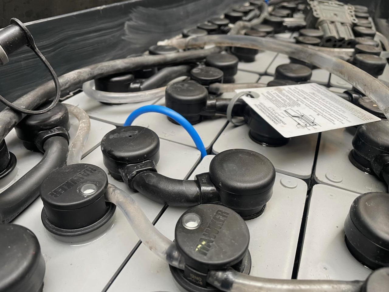Hawker 48V 4 PZS 560 - Battery for Material handling equipment: picture 3 Hawker 48V 4 PZS 560 - Battery for Material handling equipment: picture 3
