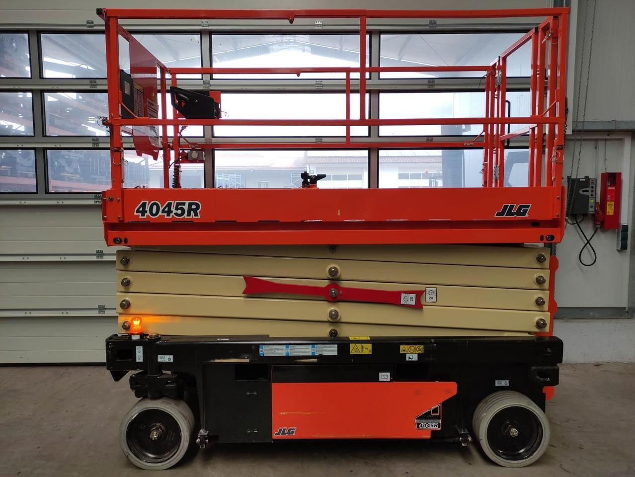 JLG 4045R - Scissor lift: picture 1 JLG 4045R - Scissor lift: picture 1