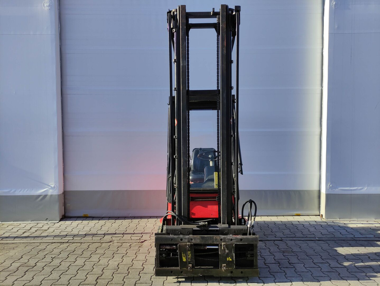 Linde E15-324 - Electric forklift: picture 3 Linde E15-324 - Electric forklift: picture 3