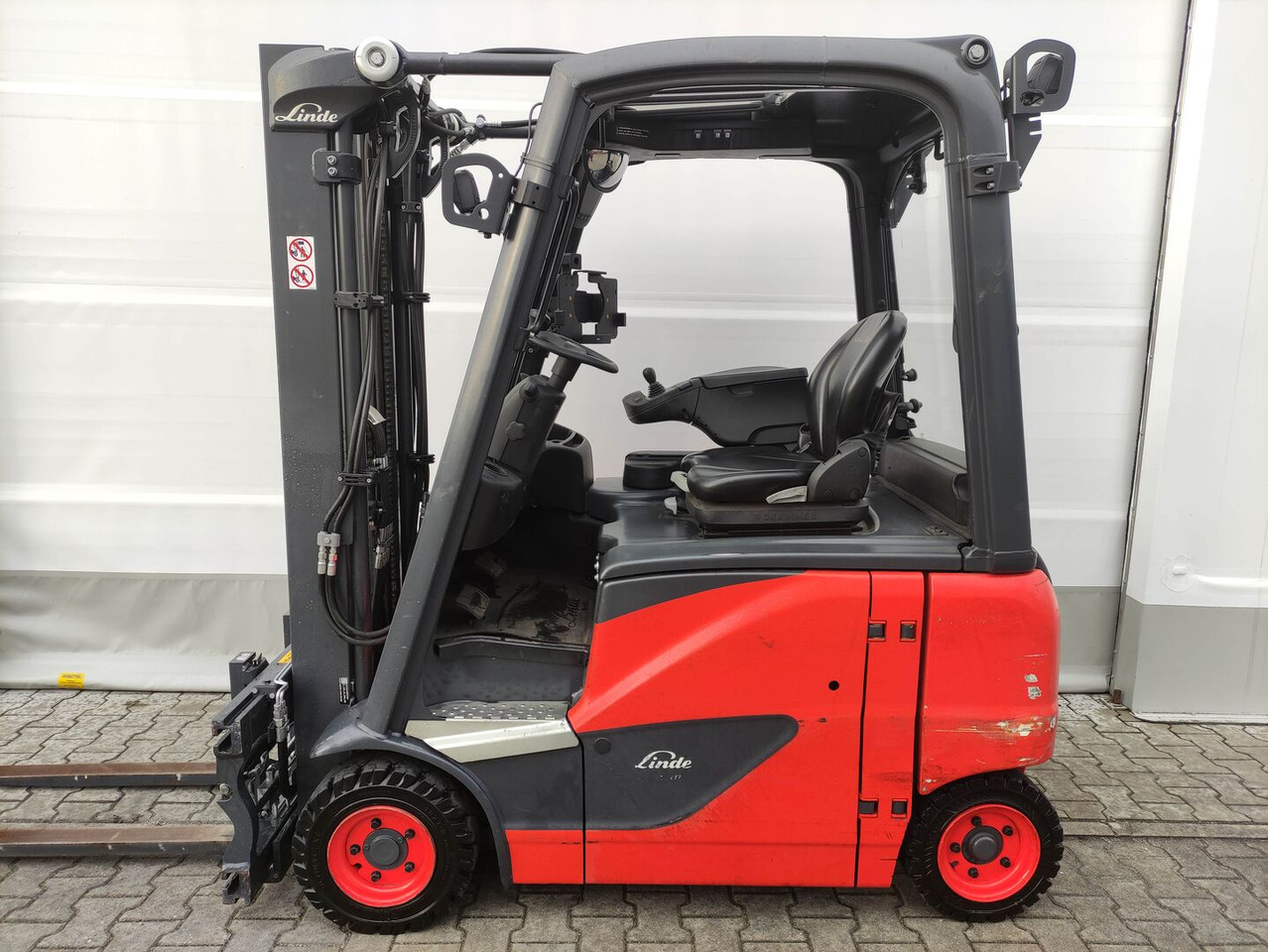 Linde E16PH-02-386 - Electric forklift: picture 1 Linde E16PH-02-386 - Electric forklift: picture 1