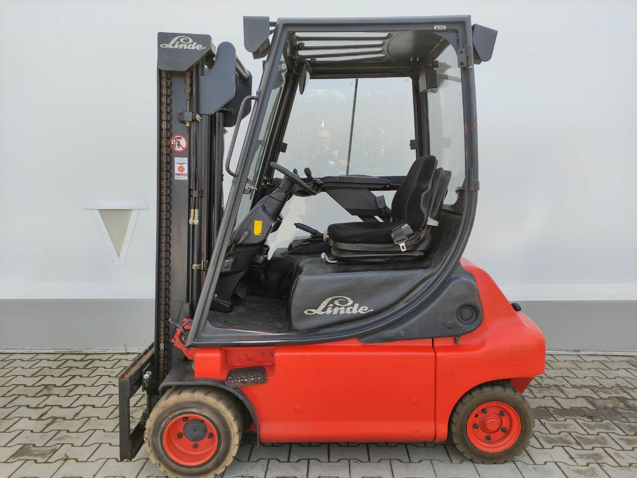 Linde E20-335 - Electric forklift: picture 1 Linde E20-335 - Electric forklift: picture 1
