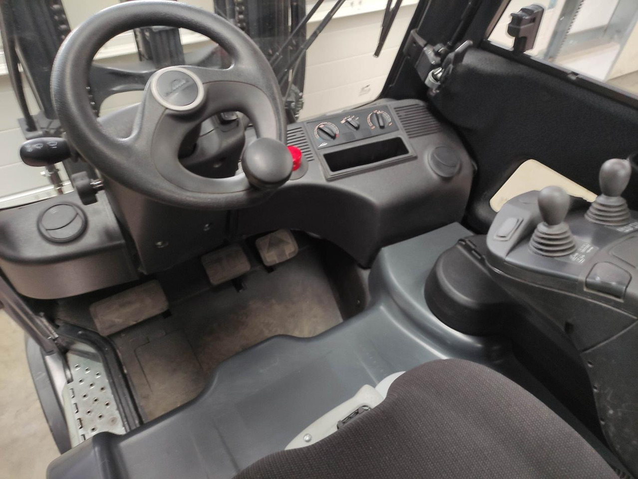 Linde E20PH-02-386-EVO - Electric forklift: picture 5 Linde E20PH-02-386-EVO - Electric forklift: picture 5