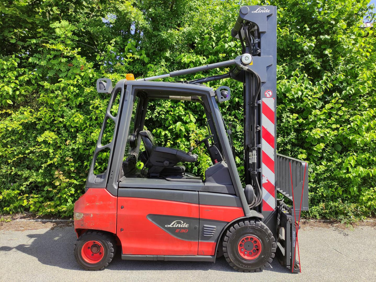 Linde E30-01-387 - Electric forklift: picture 2 Linde E30-01-387 - Electric forklift: picture 2