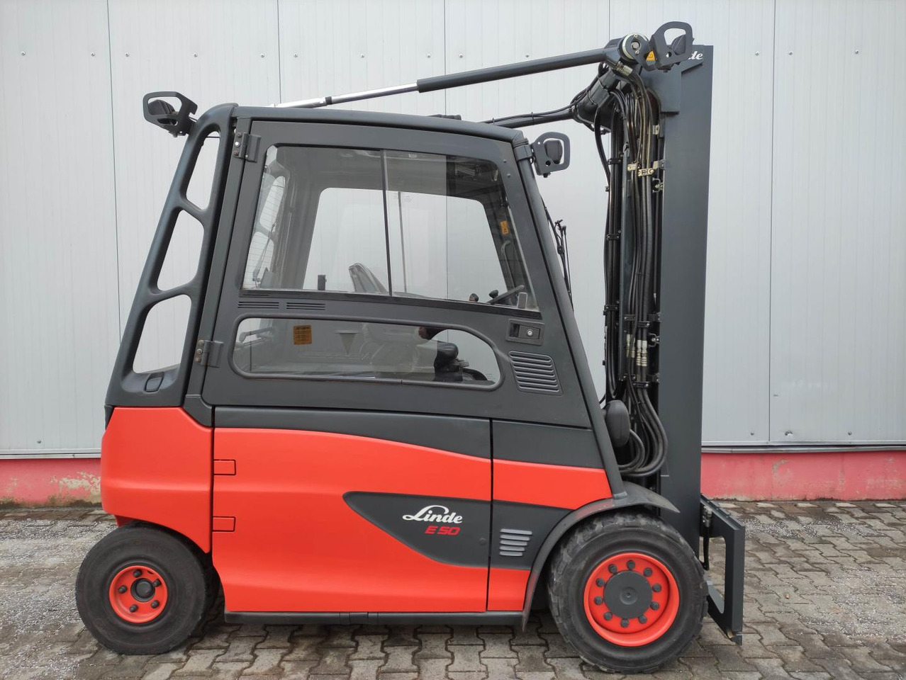 Linde E50HL-01-388 - Electric forklift: picture 2 Linde E50HL-01-388 - Electric forklift: picture 2