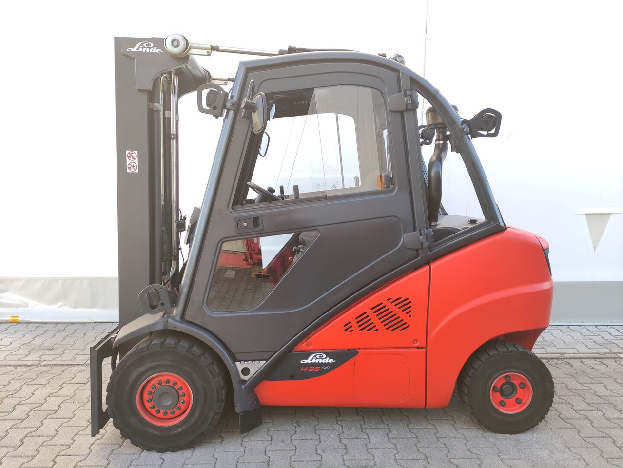 Linde H35D-393-02 EVO / LACK NEU - Diesel forklift: picture 1 Linde H35D-393-02 EVO / LACK NEU - Diesel forklift: picture 1
