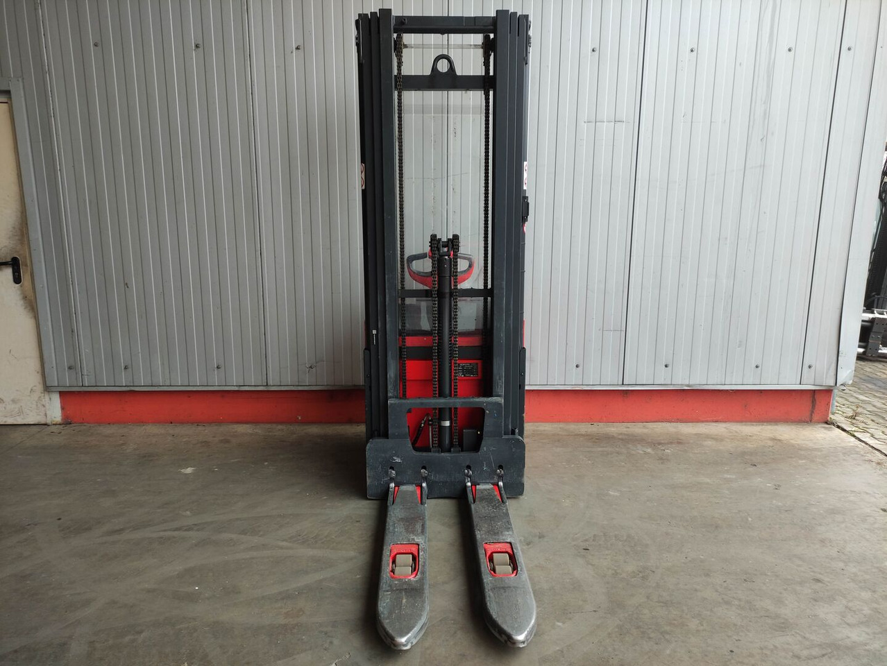 Linde L16-1173 - Stacker: picture 3 Linde L16-1173 - Stacker: picture 3