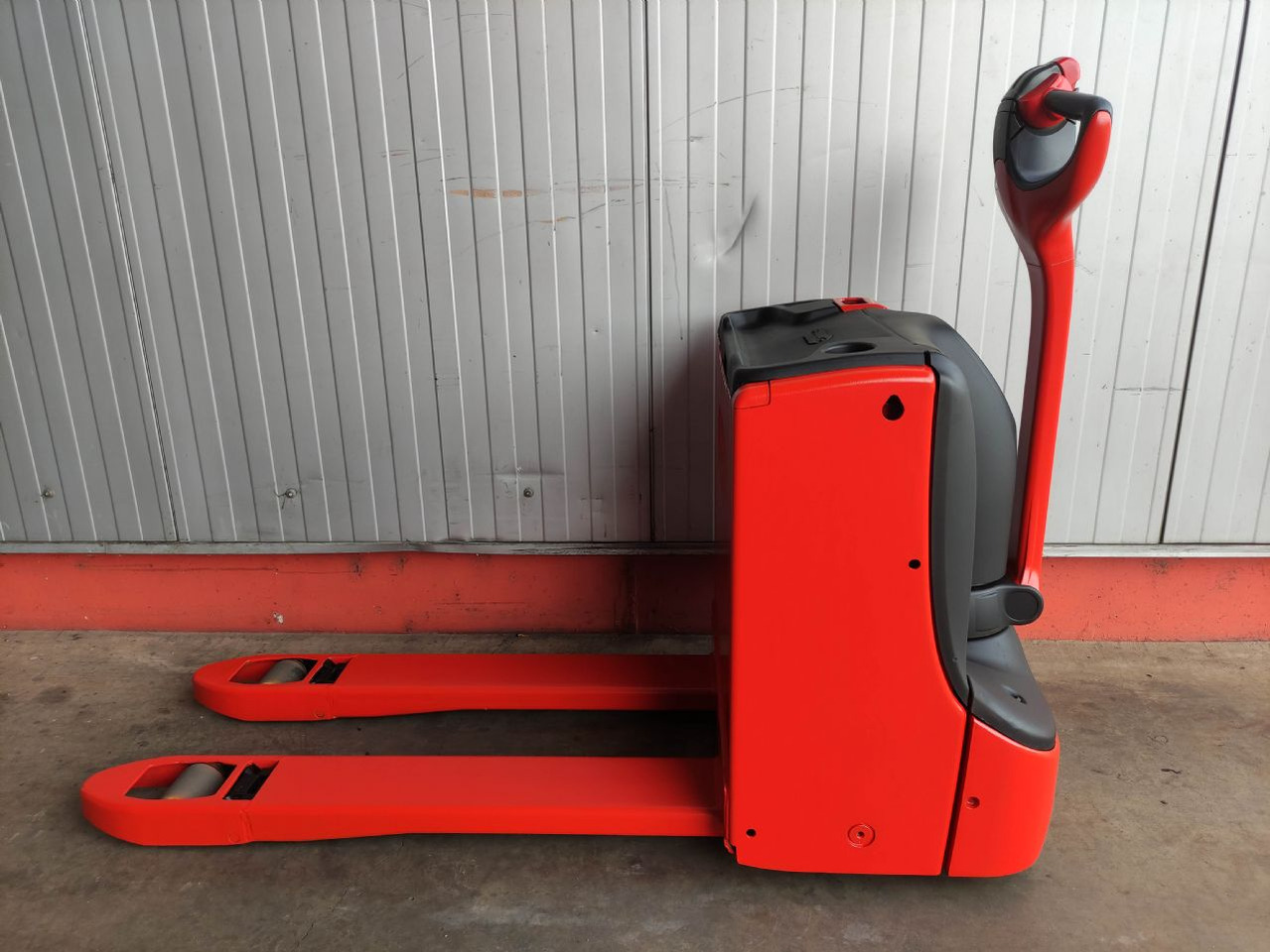 Linde T20-1152 (KDD, UVV und Lack NEU) - Pallet truck: picture 1 Linde T20-1152 (KDD, UVV und Lack NEU) - Pallet truck: picture 1