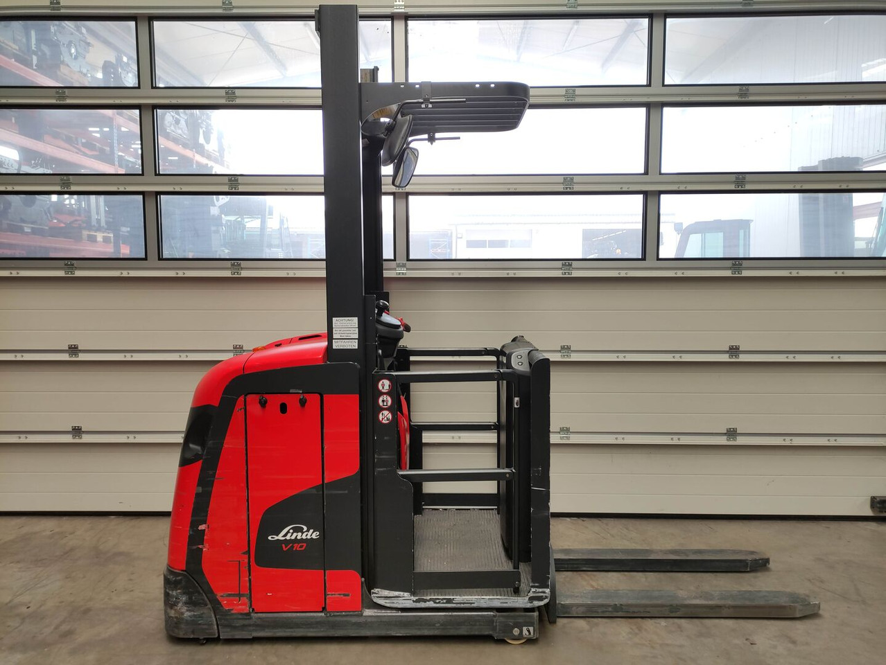 Linde V10-02 - Order picker: picture 2 Linde V10-02 - Order picker: picture 2