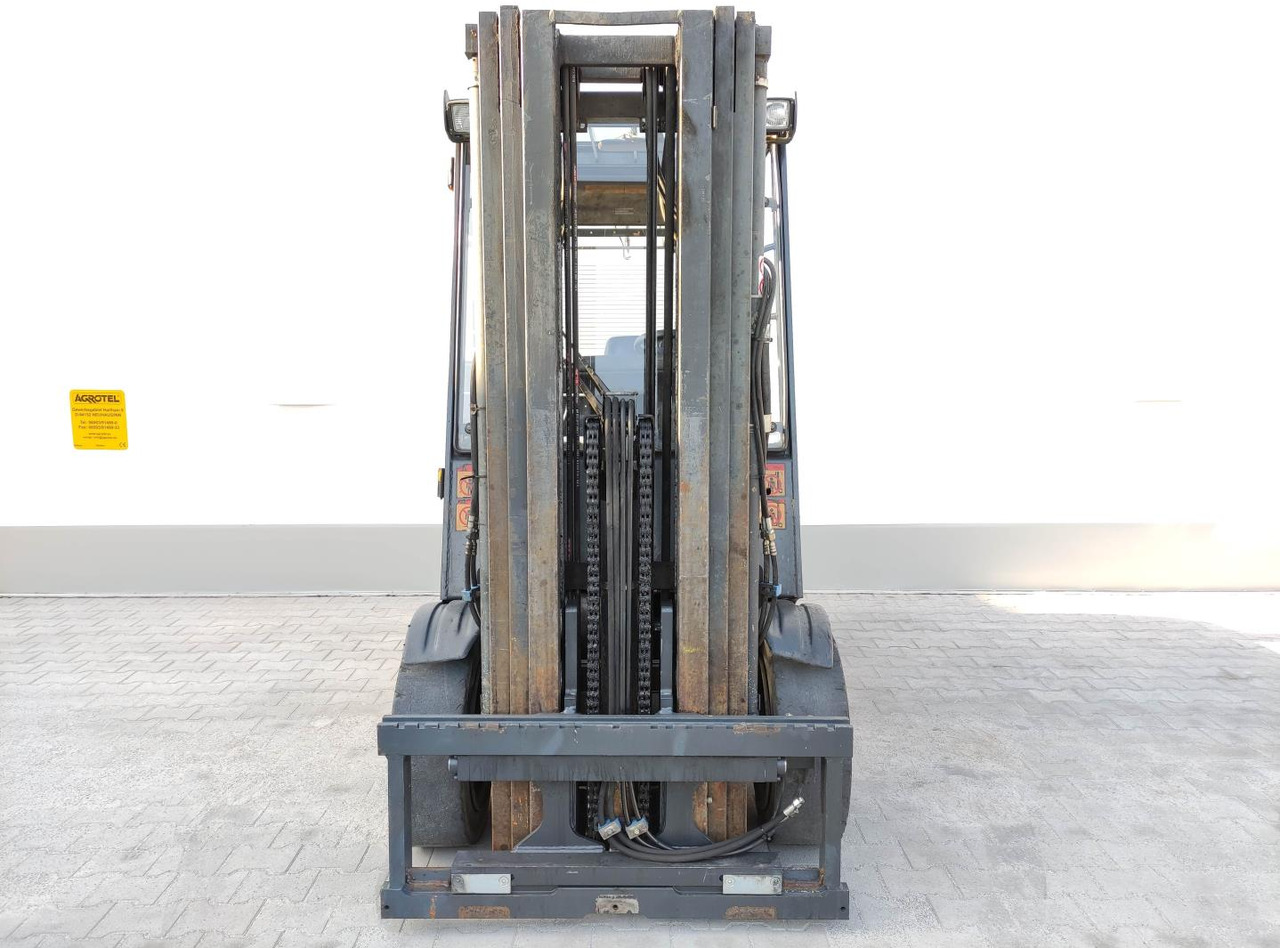 OM-Pimespo XE40 - Electric forklift: picture 3 OM-Pimespo XE40 - Electric forklift: picture 3