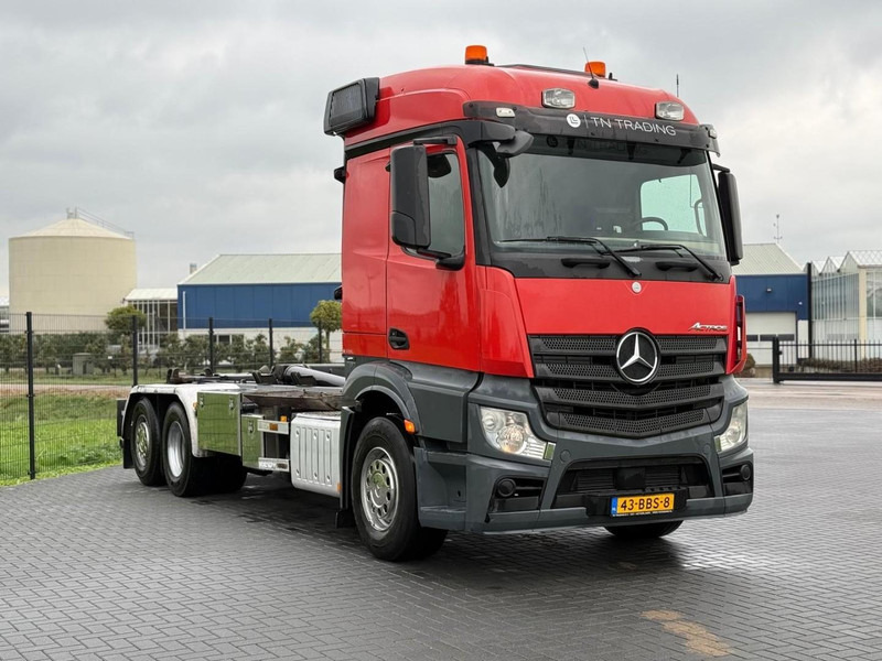 Mercedes-Benz ACTROS HAAKARM SYSTEEM, GOEDE STAAT, OMVORMER, 616.802 KM. - Hook lift truck: picture 1 Mercedes-Benz ACTROS HAAKARM SYSTEEM, GOEDE STAAT, OMVORMER, 616.802 KM. - Hook lift truck: picture 1
