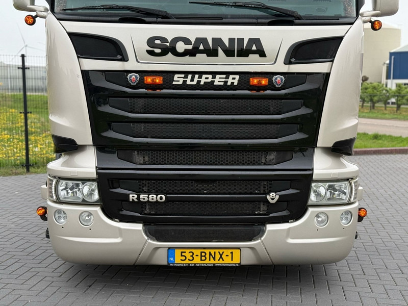 Scania R 580 SHOWTRUCK, VOLLUCHT, VOL SPOILER, RETARDER, SCHUIFSCHOTEL. - Tractor unit: picture 5 Scania R 580 SHOWTRUCK, VOLLUCHT, VOL SPOILER, RETARDER, SCHUIFSCHOTEL. - Tractor unit: picture 5