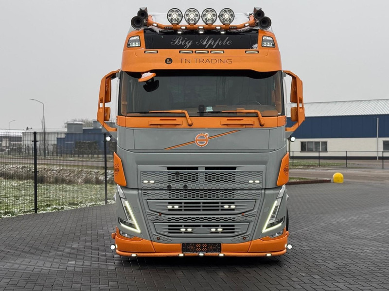 Volvo FH 13.500XL SHOW TRUCK, INTERIOR, GESTUURDE VOORLOPER, XL, LAGE KM. - Tractor unit: picture 3 Volvo FH 13.500XL SHOW TRUCK, INTERIOR, GESTUURDE VOORLOPER, XL, LAGE KM. - Tractor unit: picture 3