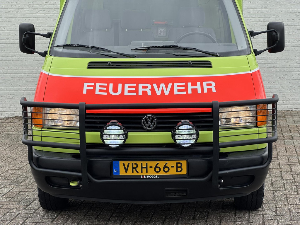 Volkswagen Transporter-2.5 292 syncro ex Zwitserse brandweer Trekhaak Verstralers Laadruimte ventilatie - Curtain side van: picture 4 Volkswagen Transporter-2.5 292 syncro ex Zwitserse brandweer Trekhaak Verstralers Laadruimte ventilatie - Curtain side van: picture 4