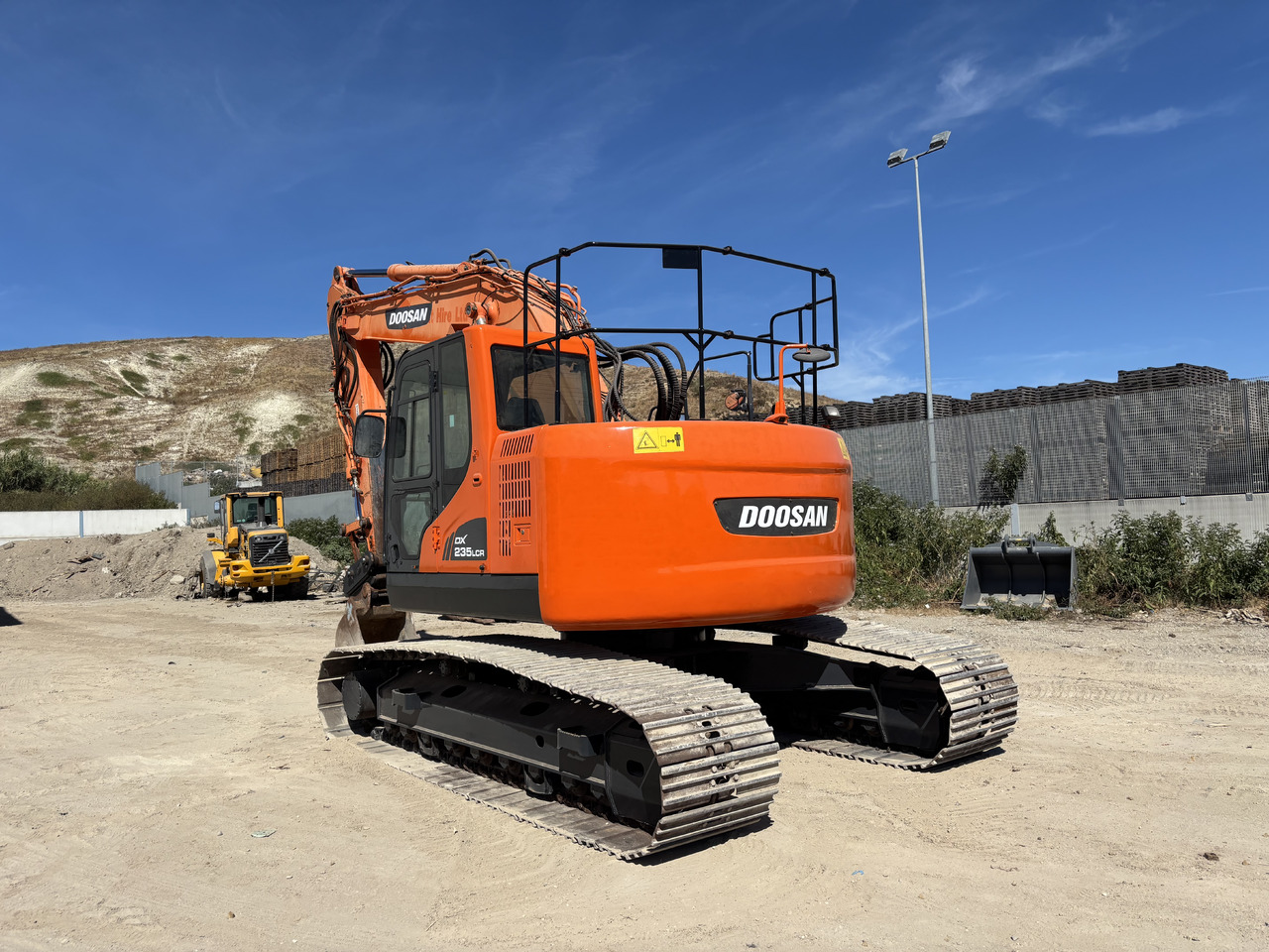 DOOSAN DX235LCR - Crawler excavator: picture 3 DOOSAN DX235LCR - Crawler excavator: picture 3
