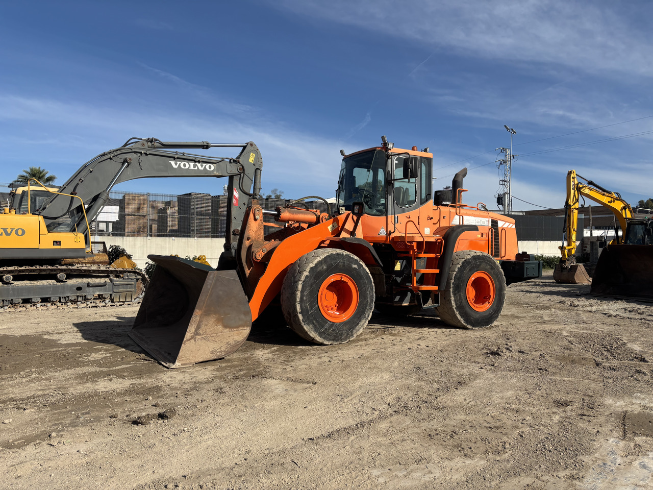 Doosan DL300 - Wheel loader: picture 1 Doosan DL300 - Wheel loader: picture 1