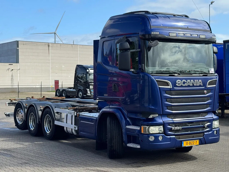 Scania R520 V8 8x4*4 Retarder / BDF / Full Air / Euro 6 - Container transporter/ Swap body truck: picture 2 Scania R520 V8 8x4*4 Retarder / BDF / Full Air / Euro 6 - Container transporter/ Swap body truck: picture 2