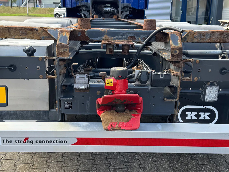 Scania R520 V8 8x4*4 Retarder / BDF / Full Air / Euro 6 - Container transporter/ Swap body truck: picture 5 Scania R520 V8 8x4*4 Retarder / BDF / Full Air / Euro 6 - Container transporter/ Swap body truck: picture 5