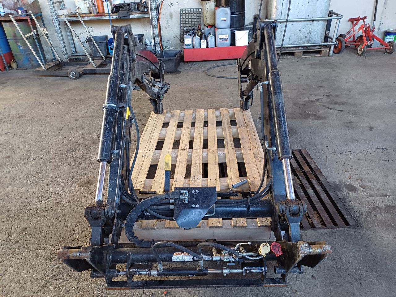 Trima X36 P Euro (22937) - Front loader for tractor: picture 2 Trima X36 P Euro (22937) - Front loader for tractor: picture 2