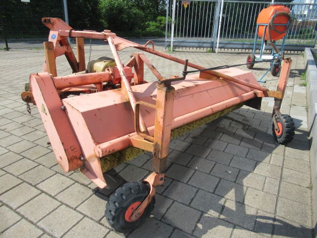 Agria 3Pt Hef Aftakas Borstel - Broom for Utility/ Special vehicle: picture 3 Agria 3Pt Hef Aftakas Borstel - Broom for Utility/ Special vehicle: picture 3