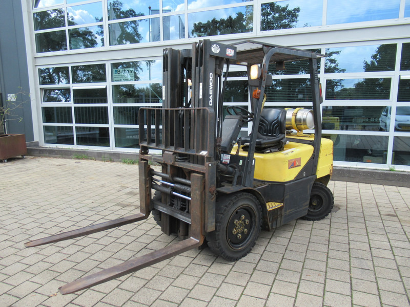 LPG forklift Daewoo G30P-3 Heftruck LPG: picture 16 LPG forklift Daewoo G30P-3 Heftruck LPG: picture 16