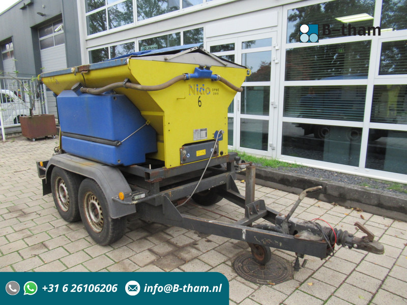 NIDO AWK 2500-1 Stratos B11L-18 ACLN280 1,1M3 + 500L Zoutstrooier Salzstreuer - Sand/ Salt spreader: picture 1 NIDO AWK 2500-1 Stratos B11L-18 ACLN280 1,1M3 + 500L Zoutstrooier Salzstreuer - Sand/ Salt spreader: picture 1