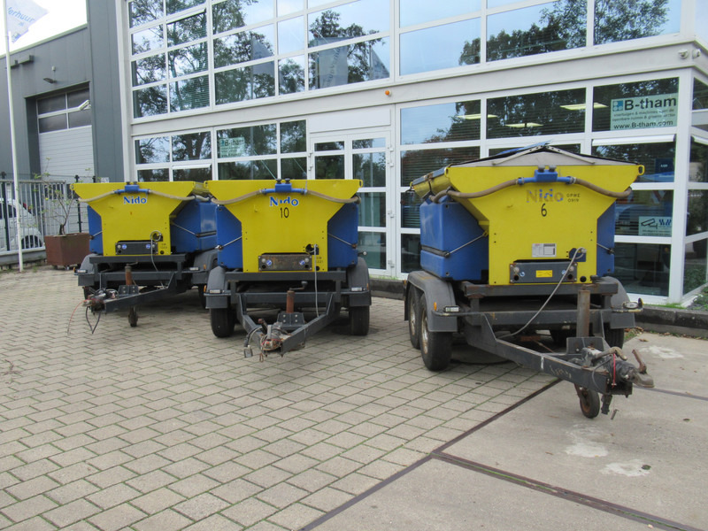 NIDO AWK 2500-1 Stratos B11L-18 ACLN280 1,1M3 + 500L Zoutstrooier Salzstreuer - Sand/ Salt spreader: picture 3 NIDO AWK 2500-1 Stratos B11L-18 ACLN280 1,1M3 + 500L Zoutstrooier Salzstreuer - Sand/ Salt spreader: picture 3