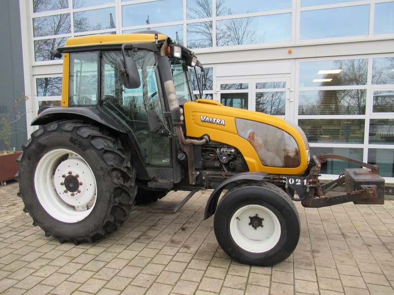 Valtra A75 4x2 + Fronthef VALMET - Farm tractor: picture 4 Valtra A75 4x2 + Fronthef VALMET - Farm tractor: picture 4