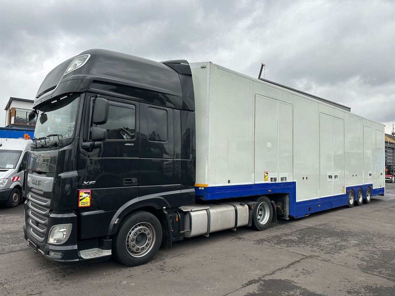 DAF XF 480 + KTT Geschlossener Autotransp.*Winde* - Autotransporter truck: picture 1 DAF XF 480 + KTT Geschlossener Autotransp.*Winde* - Autotransporter truck: picture 1