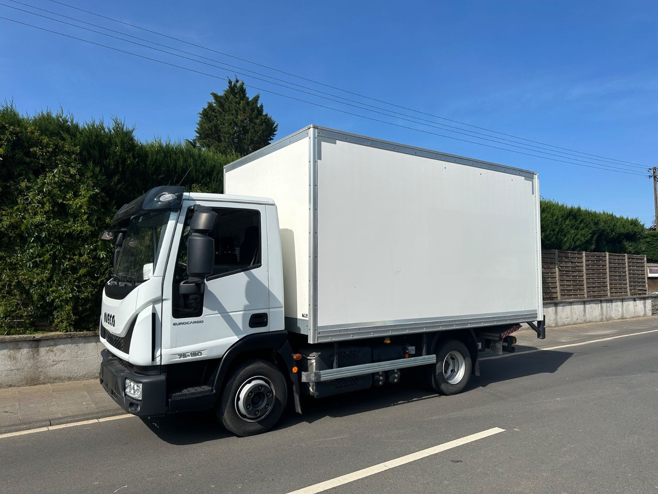 Iveco Eurocargo 75E19/Tüv neu/Koffer/LBW 1000kg/ - Box van: picture 1 Iveco Eurocargo 75E19/Tüv neu/Koffer/LBW 1000kg/ - Box van: picture 1
