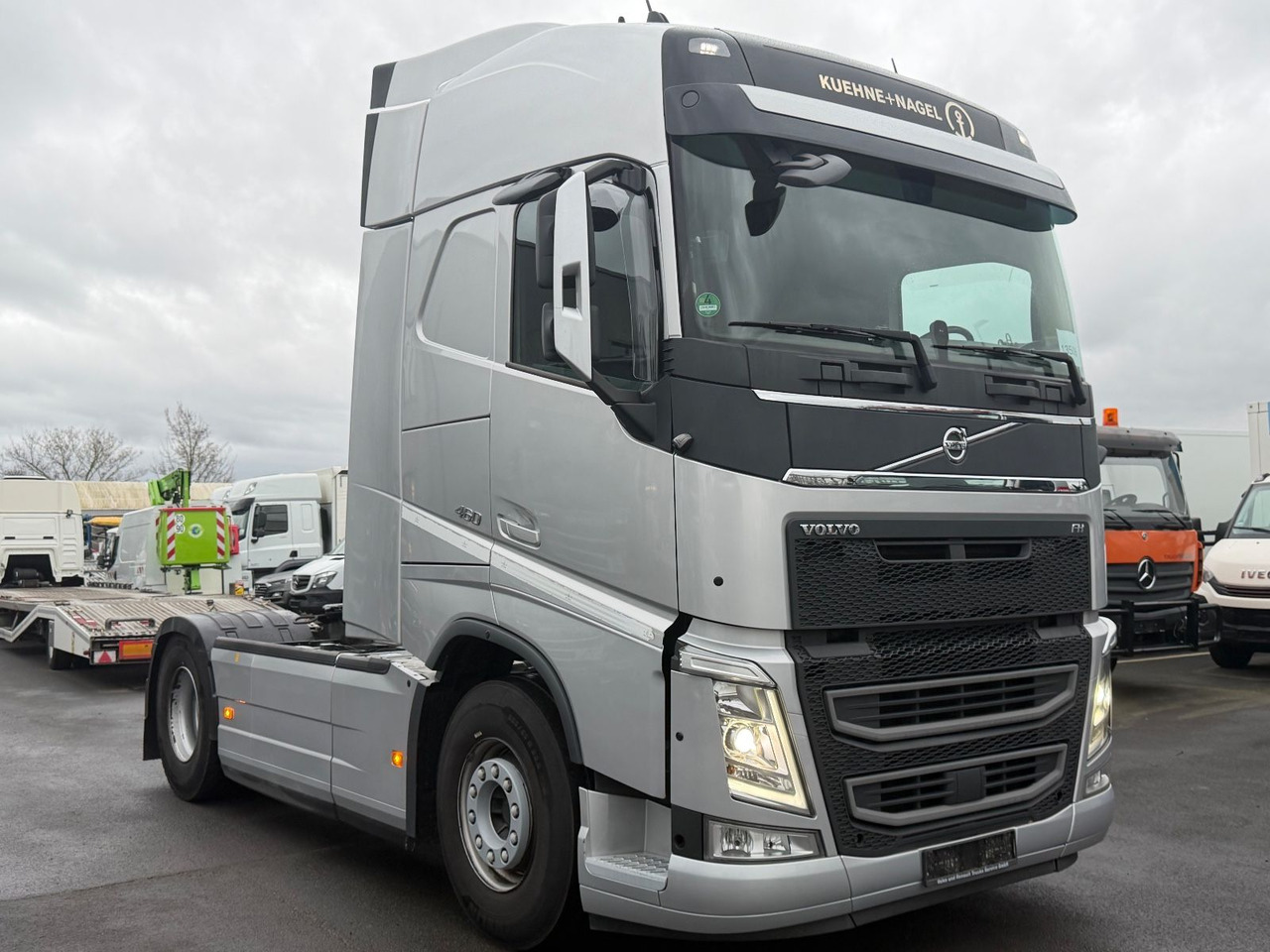 Volvo FH 460 Globetrotter, Voll-Spoiler, 2x Tank - Tractor unit: picture 1 Volvo FH 460 Globetrotter, Voll-Spoiler, 2x Tank - Tractor unit: picture 1