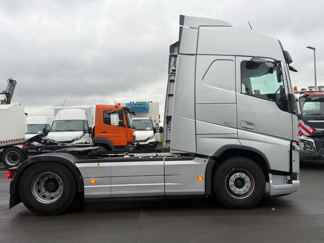 Volvo FH 460 Globetrotter, Voll-Spoiler, 2x Tank - Tractor unit: picture 4 Volvo FH 460 Globetrotter, Voll-Spoiler, 2x Tank - Tractor unit: picture 4