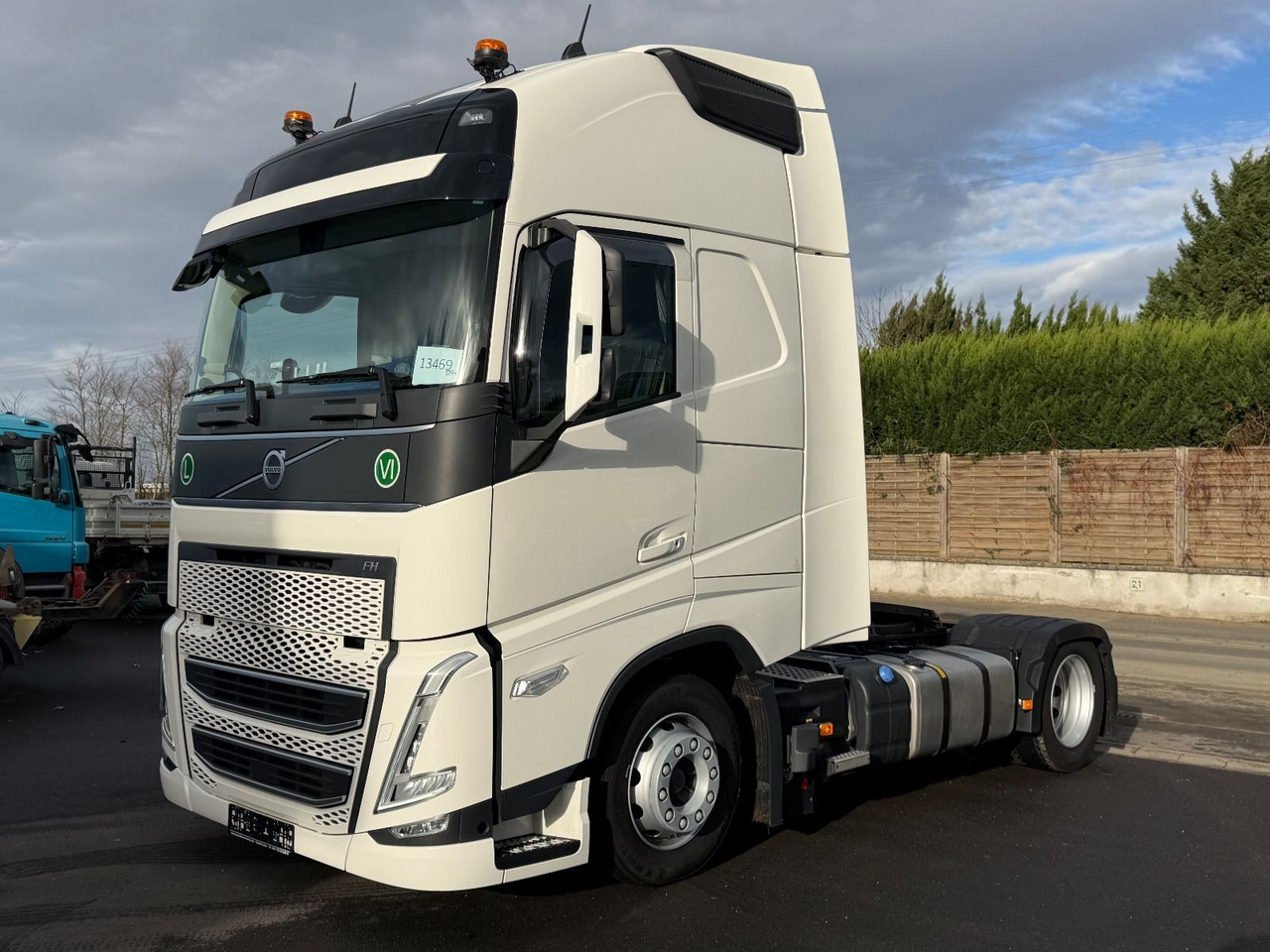 Volvo FH 460 Globetrotter XL, iSave, Lowdeck, Hub, E6 - Tractor unit: picture 1 Volvo FH 460 Globetrotter XL, iSave, Lowdeck, Hub, E6 - Tractor unit: picture 1