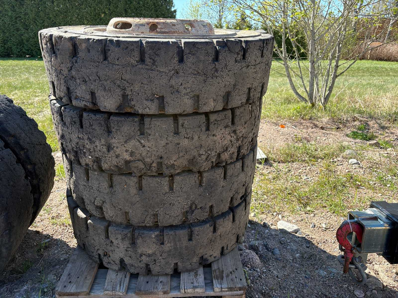 Tires with rims 4pcs 10.00-20 - Tire for Truck: picture 2 Tires with rims 4pcs 10.00-20 - Tire for Truck: picture 2