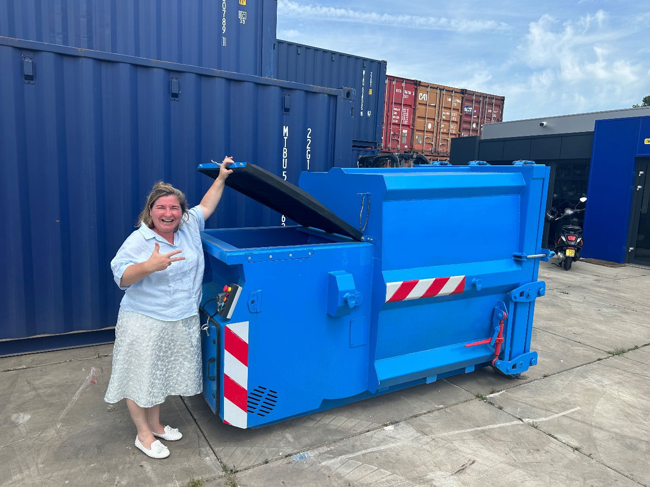 Sidalco Mini pers nat afval 2.5 m3 - Garbage truck body: picture 1 Sidalco Mini pers nat afval 2.5 m3 - Garbage truck body: picture 1