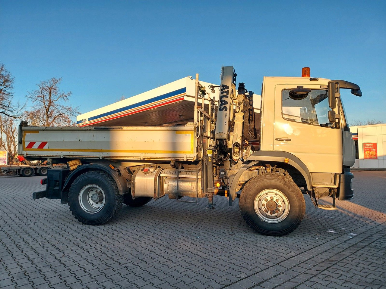 Mercedes-Benz Atego / 1324 MEILLER 4X4 KRAN ATLAS 116.3 Kipper - Tipper, Crane truck: picture 3 Mercedes-Benz Atego / 1324 MEILLER 4X4 KRAN ATLAS 116.3 Kipper - Tipper, Crane truck: picture 3