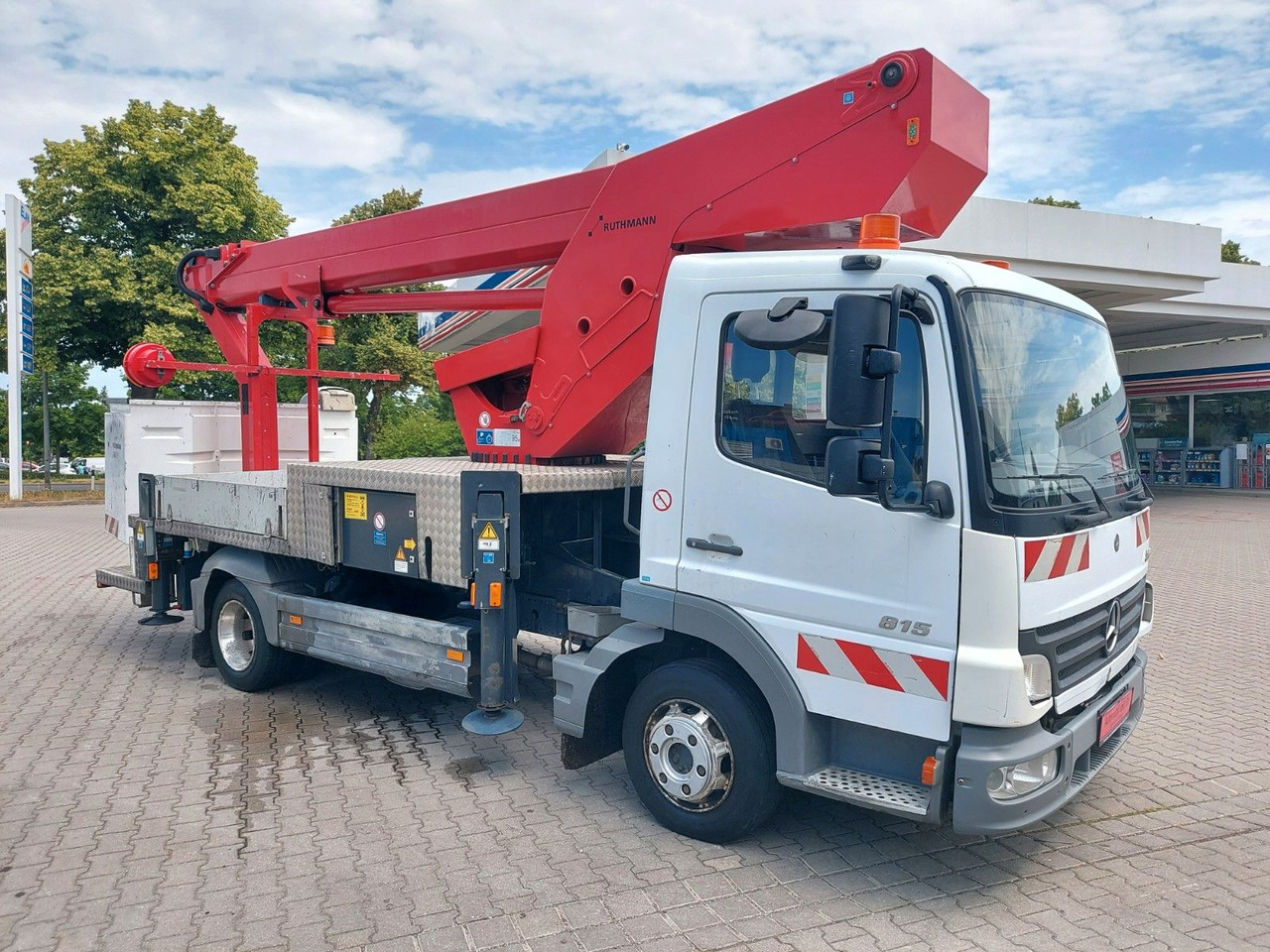 Mercedes-Benz Atego 2 4-Zyl. 4x2 RUTHMANN T270 27 METER - Truck mounted aerial platform: picture 2 Mercedes-Benz Atego 2 4-Zyl. 4x2 RUTHMANN T270 27 METER - Truck mounted aerial platform: picture 2