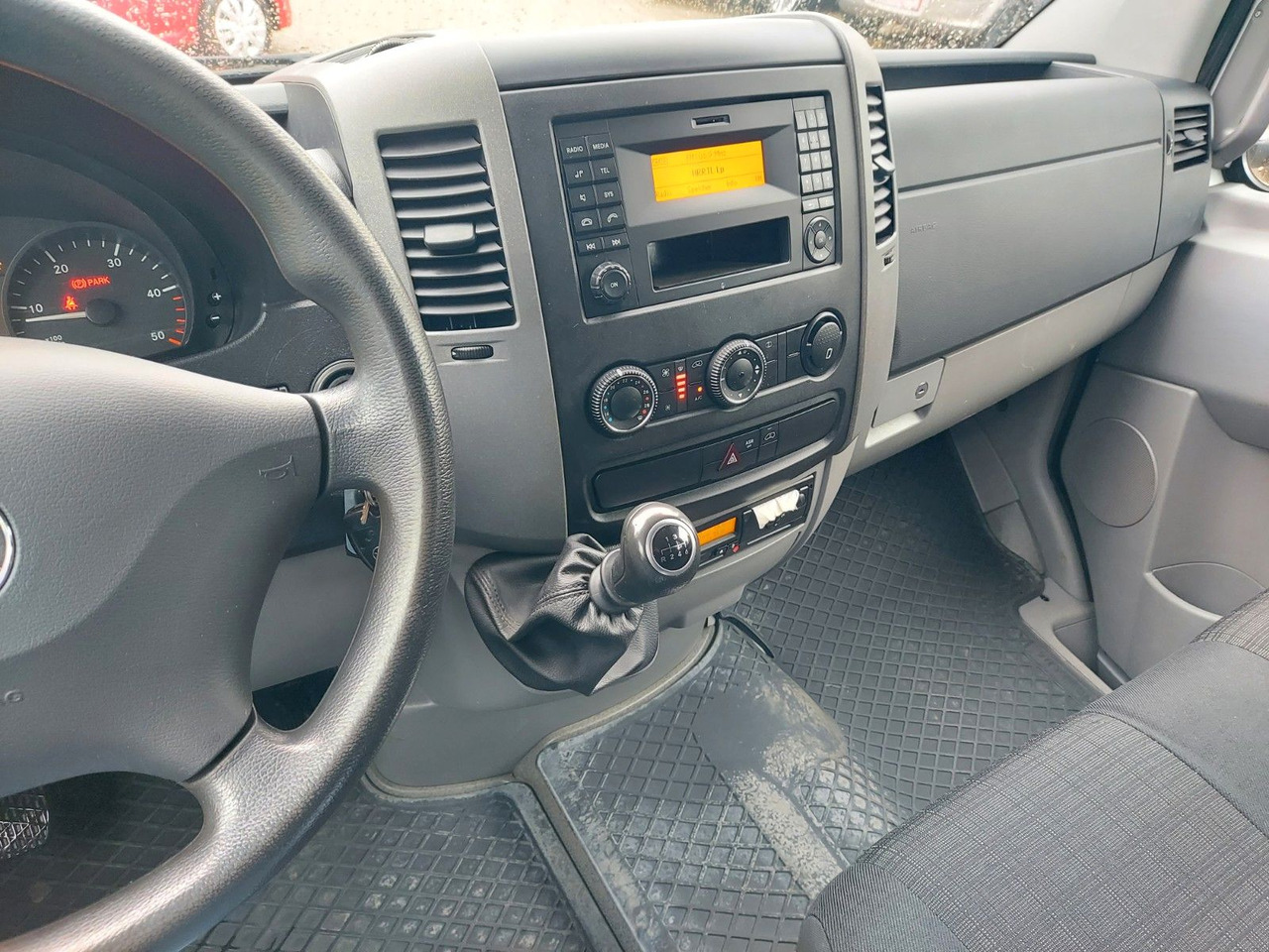 Open body delivery van, Combi van Mercedes-Benz Sprinter II Pritsche/DoKa 516 CDI KLIMA AHK: picture 12 Open body delivery van, Combi van Mercedes-Benz Sprinter II Pritsche/DoKa 516 CDI KLIMA AHK: picture 12