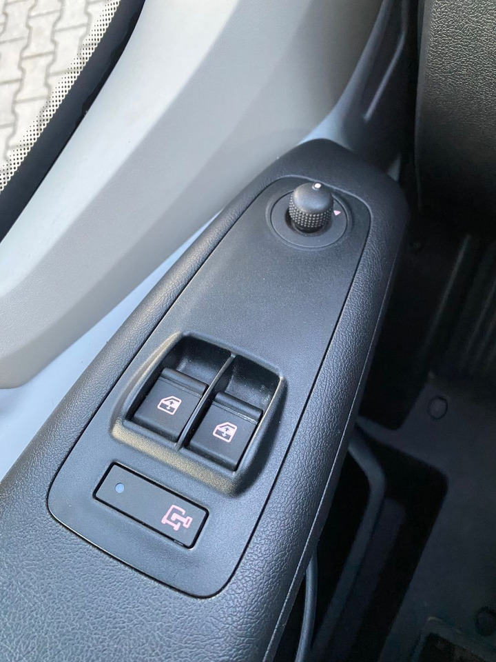 Passenger van Opel Movano C Kasten L4 H2 TEMPO KLIMA 3500: picture 13 Passenger van Opel Movano C Kasten L4 H2 TEMPO KLIMA 3500: picture 13