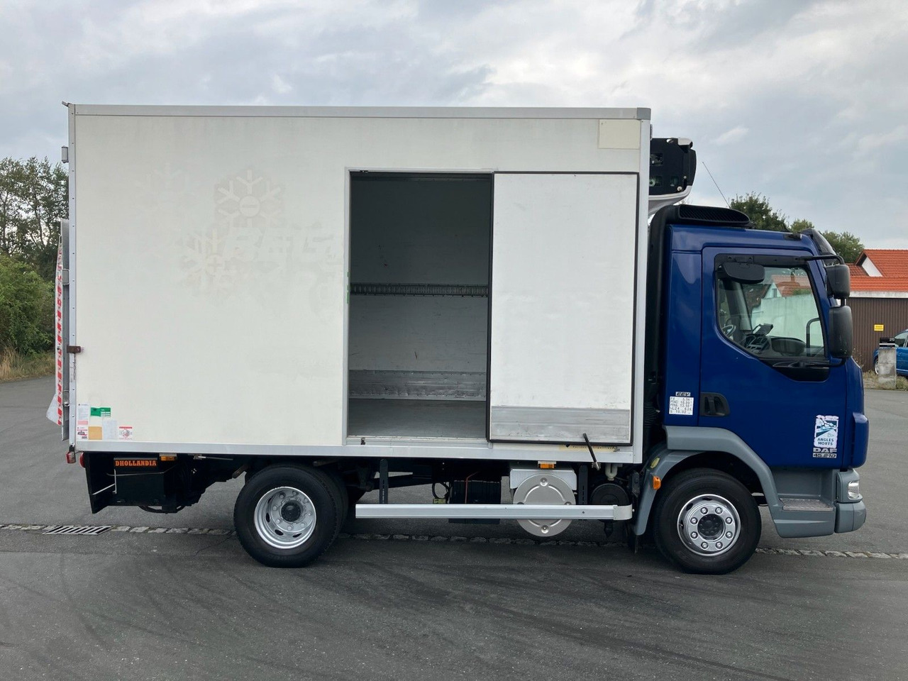 DAF FA LF45 Kühlkoffer/CARRIER/Xarios600/LBW/AC/EU5 DAF FA LF45 Kühlkoffer/CARRIER/Xarios600/LBW/AC/EU5 - Refrigerator truck: picture 5 DAF FA LF45 Kühlkoffer/CARRIER/Xarios600/LBW/AC/EU5 DAF FA LF45 Kühlkoffer/CARRIER/Xarios600/LBW/AC/EU5 - Refrigerator truck: picture 5