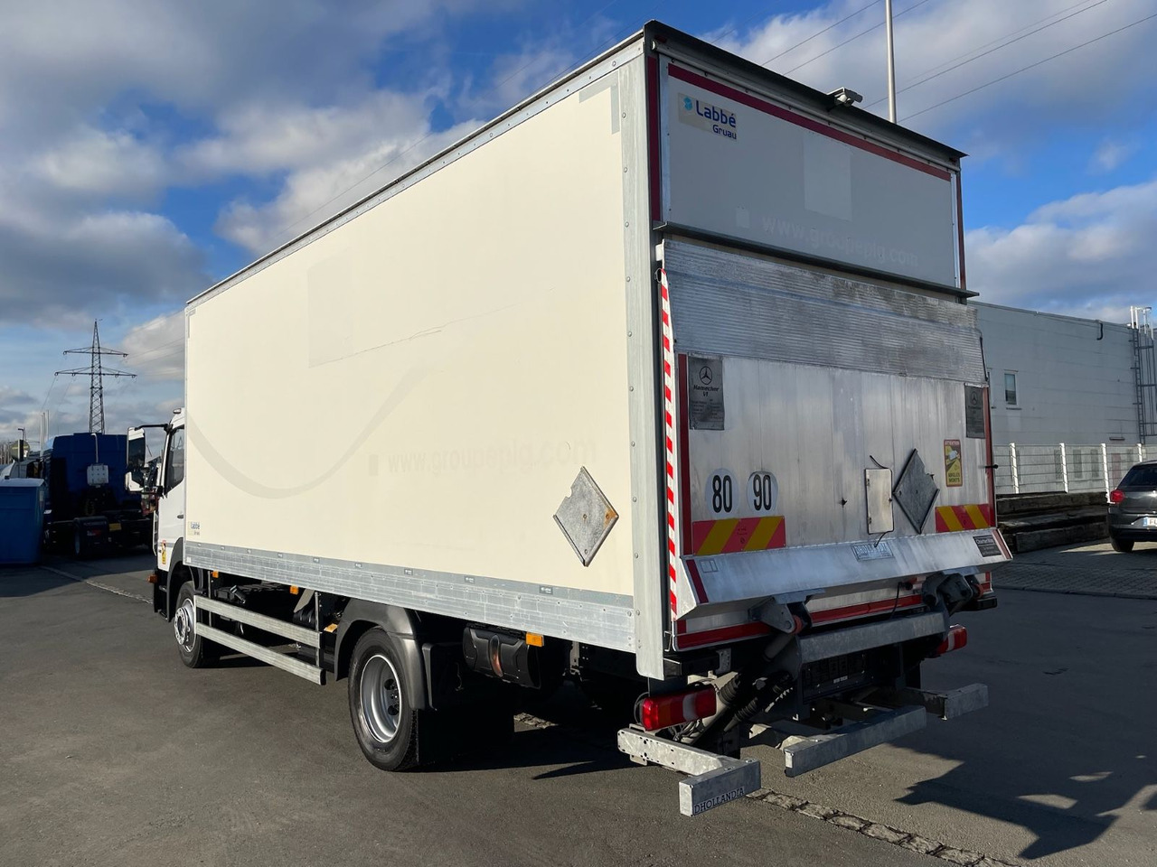 Mercedes-Benz Atego 1218 4x2 Koffer/FULL-ADR/EXIII/LBW/AC/EU6d - Box truck: picture 5 Mercedes-Benz Atego 1218 4x2 Koffer/FULL-ADR/EXIII/LBW/AC/EU6d - Box truck: picture 5