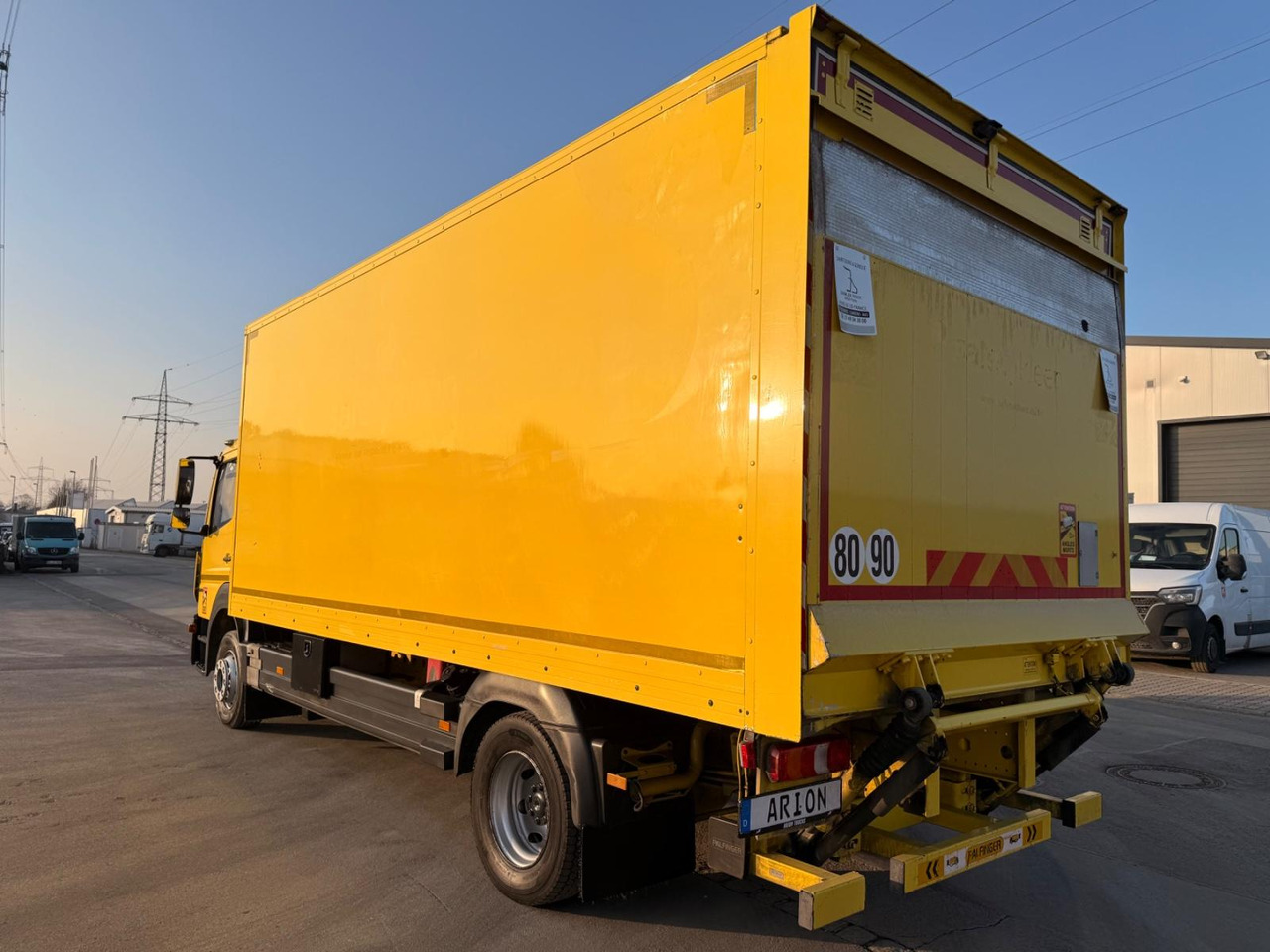 Mercedes-Benz Atego 1218 Koffer/ADR AT/CAM/LBW/PALFINGER/AC - Box truck: picture 4 Mercedes-Benz Atego 1218 Koffer/ADR AT/CAM/LBW/PALFINGER/AC - Box truck: picture 4