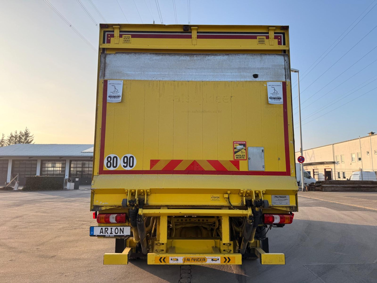 Mercedes-Benz Atego 1218 Koffer/ADR AT/CAM/LBW/PALFINGER/AC - Box truck: picture 5 Mercedes-Benz Atego 1218 Koffer/ADR AT/CAM/LBW/PALFINGER/AC - Box truck: picture 5