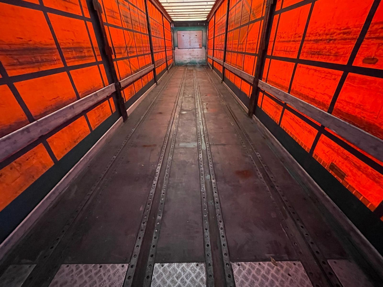 Schwarzmüller S1/HU 05.2026/SAF/Edscha/39000kg - Curtainsider semi-trailer: picture 3 Schwarzmüller S1/HU 05.2026/SAF/Edscha/39000kg - Curtainsider semi-trailer: picture 3