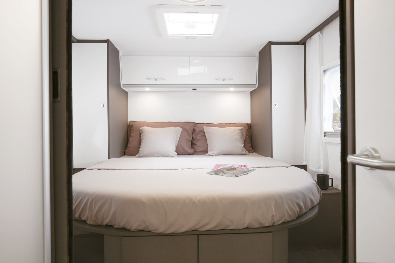 New Semi-integrated motorhome Etrusco T 7.3 QCF: picture 32