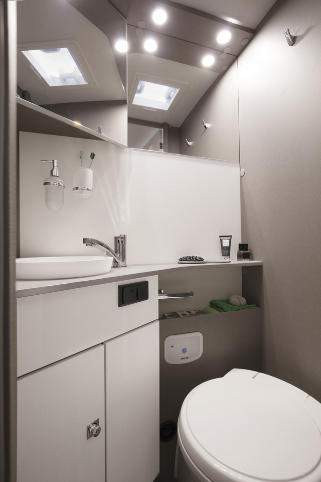 New Semi-integrated motorhome Etrusco T 7.3 QCF: picture 33