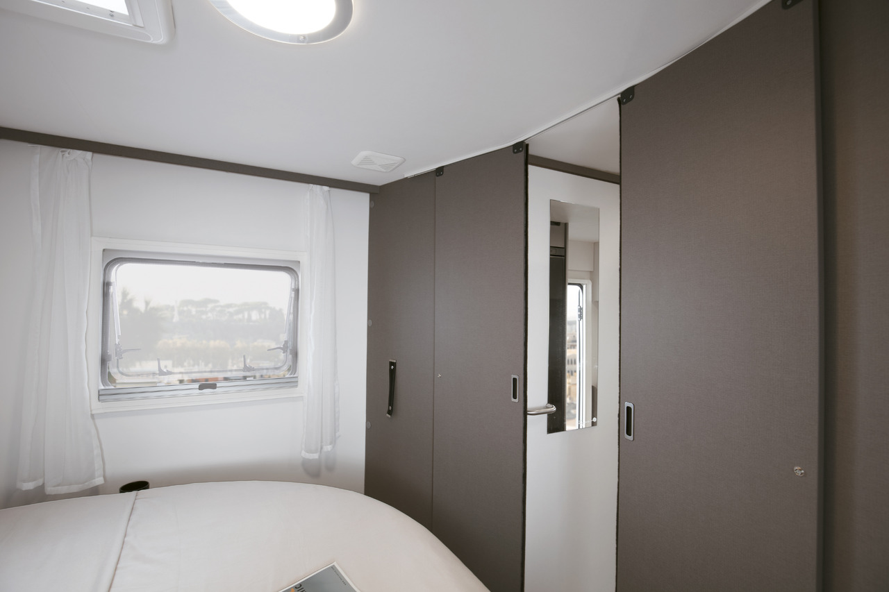 New Semi-integrated motorhome Etrusco T 7.3 QCF: picture 27