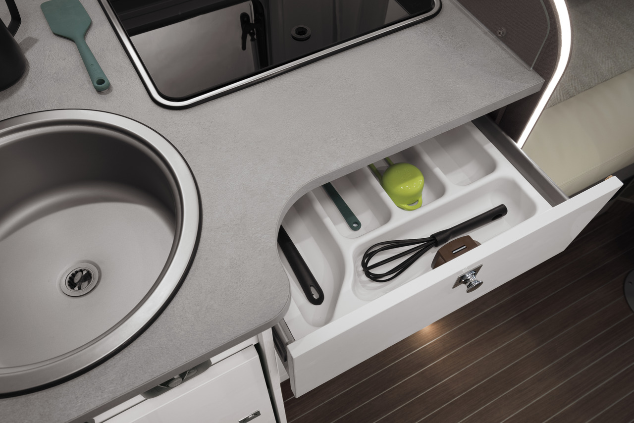 New Semi-integrated motorhome Etrusco T 7.3 QCF: picture 38