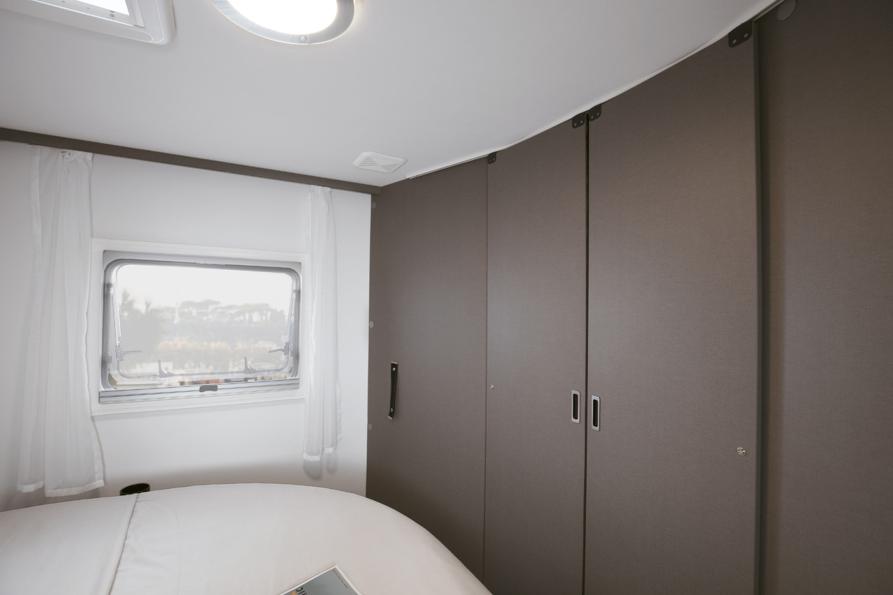 New Semi-integrated motorhome Etrusco T 7.3 QCF: picture 28