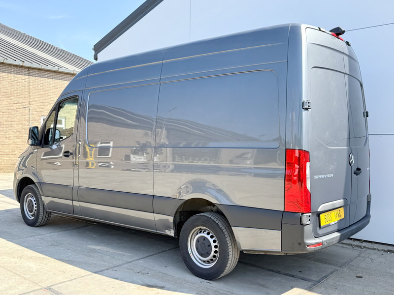 Mercedes-Benz Sprinter 319 1.9 CDI Automaat L2H2 Airco Cruise Control Lane Assist Camera Carplay Dodehoek waarschuwing Parkeersensoren voor achter - Panel van: picture 2 Mercedes-Benz Sprinter 319 1.9 CDI Automaat L2H2 Airco Cruise Control Lane Assist Camera Carplay Dodehoek waarschuwing Parkeersensoren voor achter - Panel van: picture 2