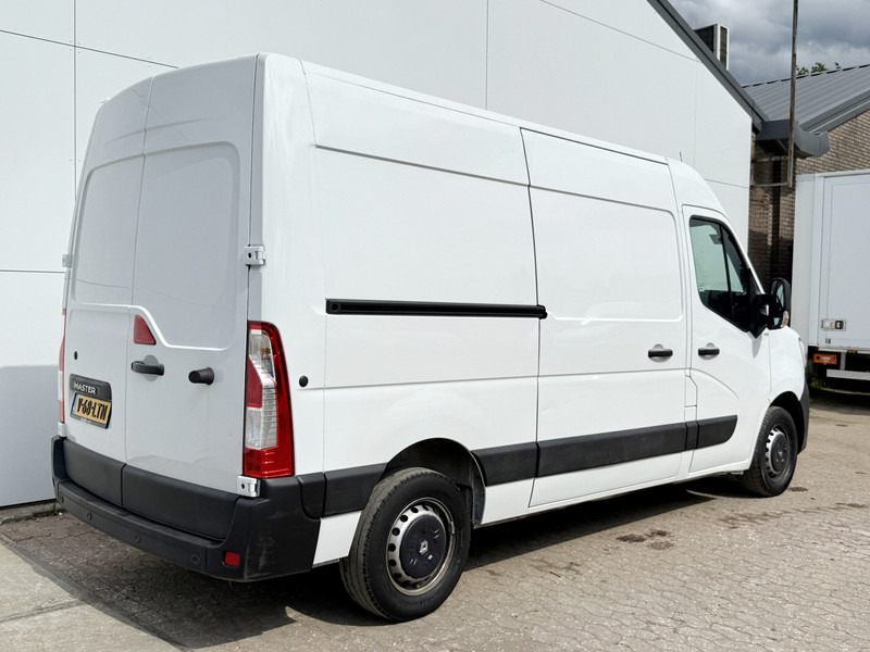 Renault Master T33 2.3 DCI 135PK L2H2 Airco Cruise Control Parkeersensoren LED - Small van: picture 3 Renault Master T33 2.3 DCI 135PK L2H2 Airco Cruise Control Parkeersensoren LED - Small van: picture 3